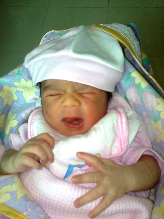 Aishwarya Rai Baby Girl Pics