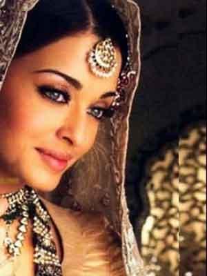 Aishwarya Rai Wedding Dress Designer