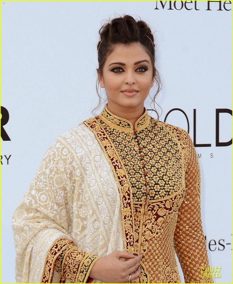 Aishwarya Rai Wedding Dress Designer