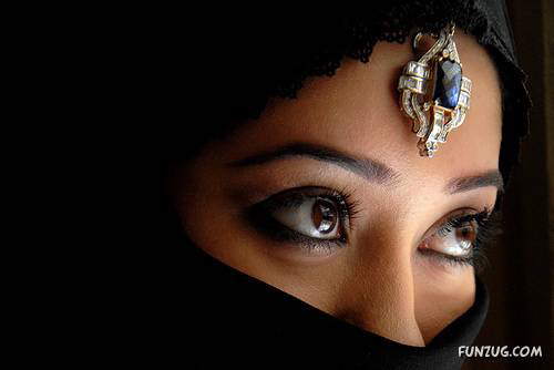 Beautiful Eyes Pics In Hijab