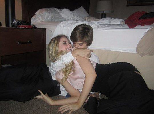 Dylan Sprouse And His Girlfriend