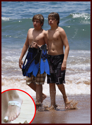 Dylan Sprouse Hot Pics
