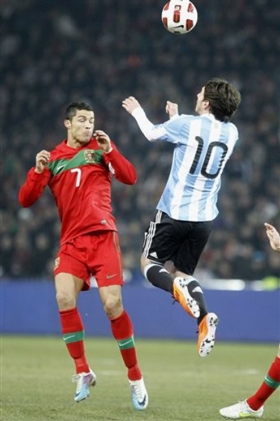 Lionel Messi Vs Cristiano Ronaldo Wallpaper