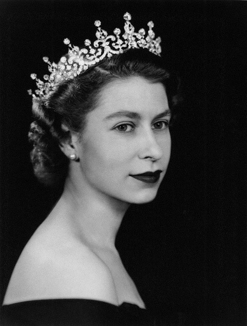 Queen Elizabeth Crowns And Tiaras