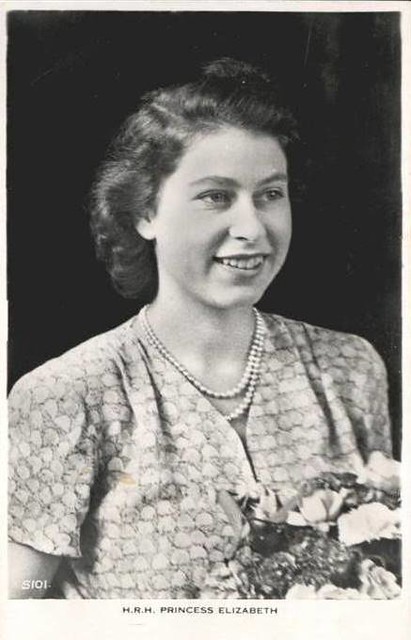 Queen Elizabeth Young Pictures